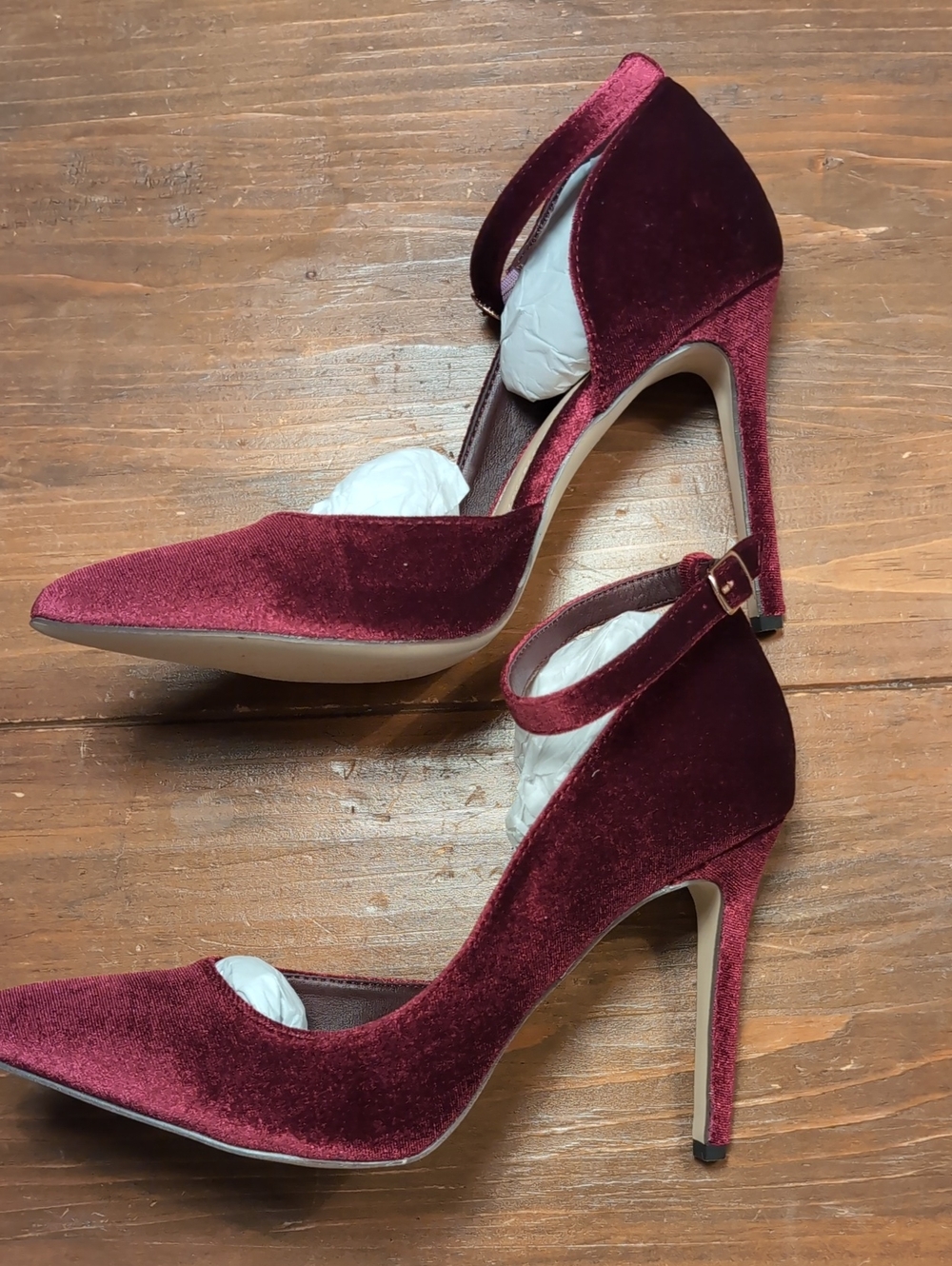 NWOB✨Burgundy Velvet Wanda Pumps 4 1/4" Heels With Ankle Strap In Original Box